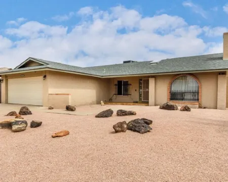 3-bedroom house in superb Glendale with AC, WiFi. Enjoy your stay Hotels in Glendale