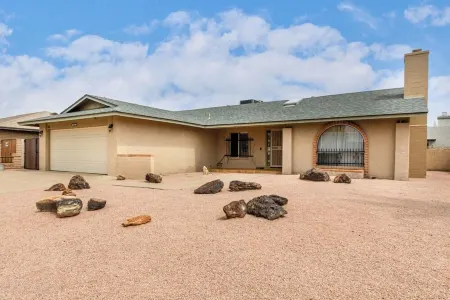 3-bedroom house in superb Glendale with AC, WiFi. Enjoy your stay Отели в г. Глендейл