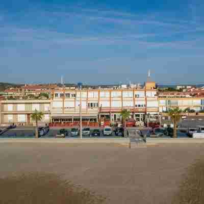 Logis Hôtel Restaurant Méditerranée Hotel Exterior
