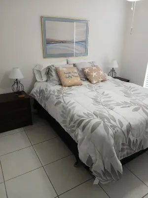 Indian Rocks Beach Caribbean Waterfront Home, w/pool, walk to the beach!