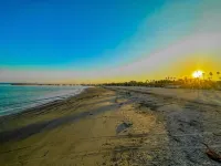 ITH Santa Barbara Beach Hostel