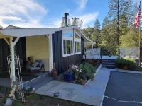 10 mins to Bass Lake, 20 mins to Yosemite nat’l park 5 mins to Oakhurst ca!