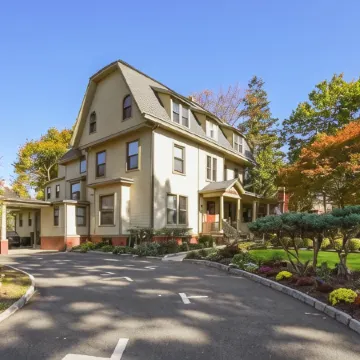 DeBary Inn Отели в г. Саммит
