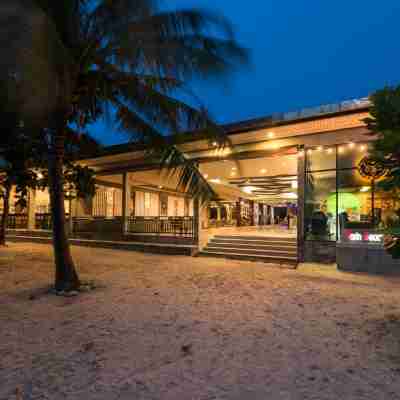 Varin Beach Resort Hotel Exterior