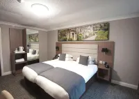 โรงแรมริเวอร์ไซด์ โรงแรมใน