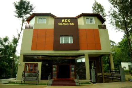 Ack Palacce Inn Отели в г. Йеркод