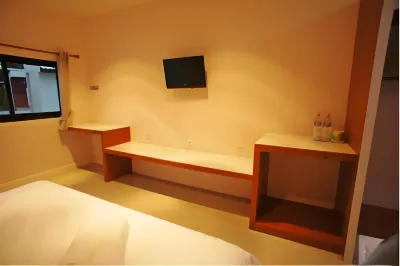 Lom Lay Resort