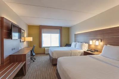 Holiday Inn Express & Suites Belleville Hotels in Belleville