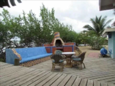 GOLD STANDARD - Pointe House, tip of peninsula , walk to village, 1 BR/2 BA