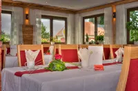 Landhotel Zum Goldenen Kreuz - Breakfast