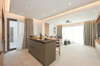 Mgk Complex Suite with Private Pool Ligaria,Made