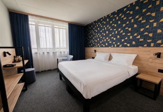 이비스 스타일스 데브레첸 공항