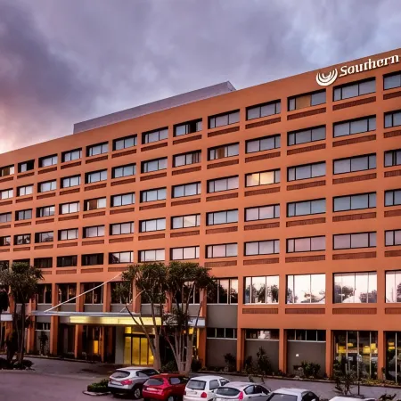 Southern Sun Newlands Отели рядом с достопримечательностью «Стадион «Атлон»»