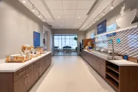 Holiday Inn Express & Suites Vaughan-Southwest