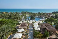 Crystal Tat Beach Golf Resort & Spa فنادق في Serik