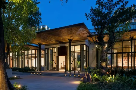 Treeline Urban Resort