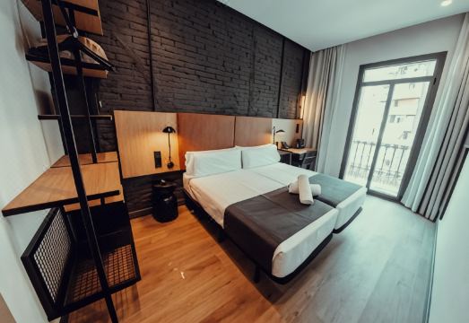 아바 산츠 가족 여행