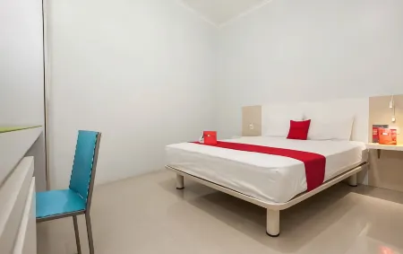 RedDoorz Syariah @ Kartohardjo Madiun Отели в г. Мадиун
