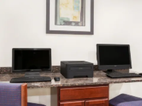 Super 8 by Wyndham Cedar Falls IA - University Hotels in Cedar Falls