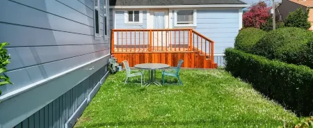 Stylish & Bright , King Bed, Downtown Oasis