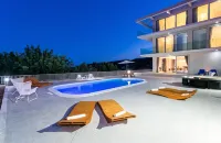 Villa Dupcic - Pools