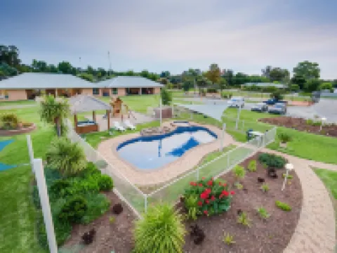 Howlong Golf Resort Hotels in Corowa
