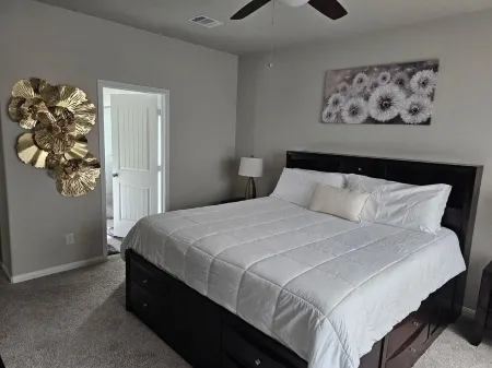 AA Court  Manvel Отели в г. Манвел