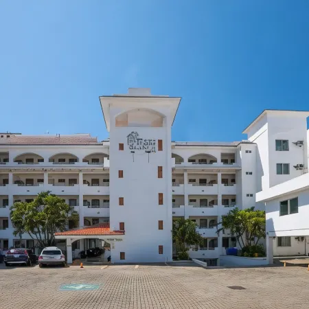 Torreblanca Beach Hotel and Suites Guayabitos - Desayuno y Comida Incluido