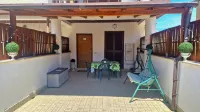 Apartment 5 min from Airport, Self Check-in h24, Private Garden, Wi-Fi, A/C, TV - Condos