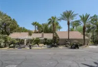 Budget-Friendly 2BR/2BA Near Vegas Strip Free Parking, Pool, WiFi, No Resort Fee - อพาร์ทเม้นท์