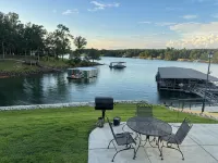 Smith Lake Stay with Water Views, Pool and Spa Bath 3Bd 2Bath Hotels in Walker County