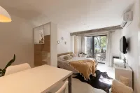 Cbmona Suites - 3-Star