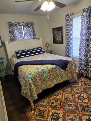 IDA'S COTTAGE...Close to caves and lakes.Beautiful decor...Simply the best!