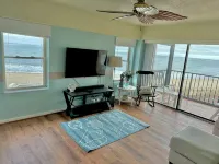 Breathtaking Ocean view, few steps to the beach!!!!!