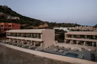 AMÉNTE Mindful Suites - Pools