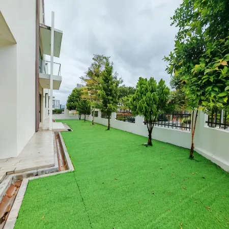 112 Corner Terrace 6BR 6Bath 18pax Near SPICE/USM/QUEENSBAY