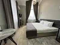 Hotel Istok - Bãi đậu xe