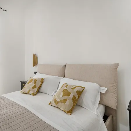 AuGuStea City Stay