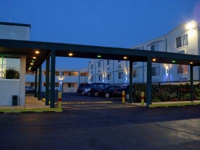 O'Hare Inn & Suites