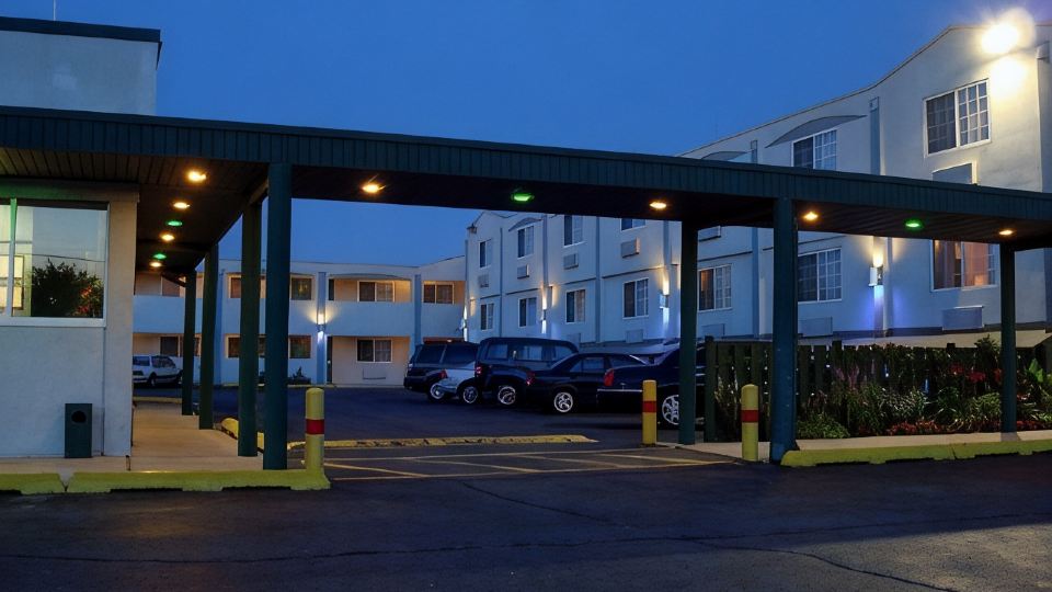 O'Hare Inn & Suites