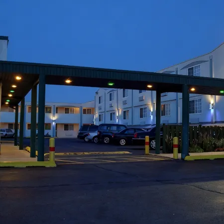 O'Hare Inn & Suites