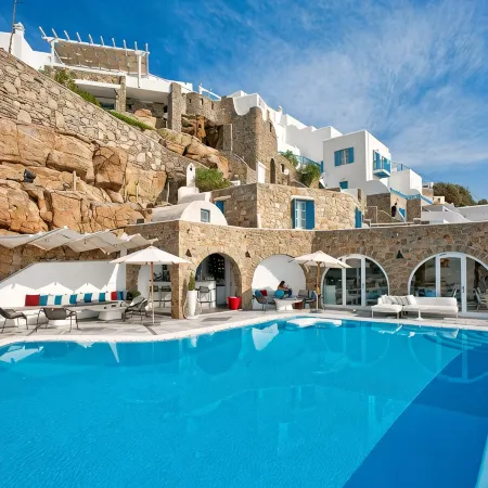 Kouros Hotel & Suites