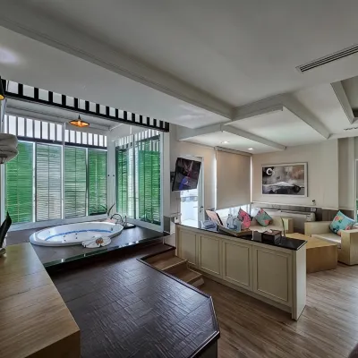 A-Te Chumphon Hotel Hotels near Ocean Shopping Center