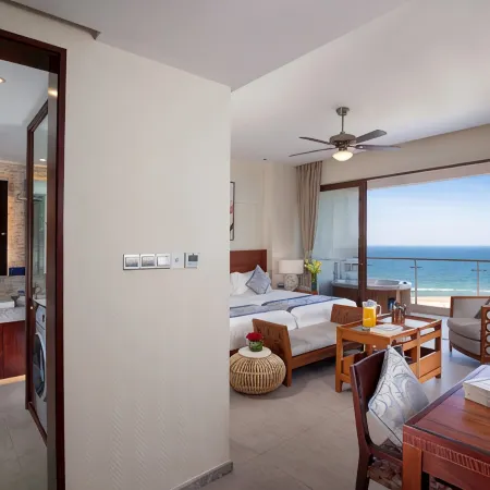 Aloha Oceanfront Suite Resort