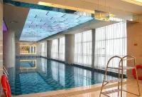 Howard Johnson Plaza Jindi - Kolam Renang