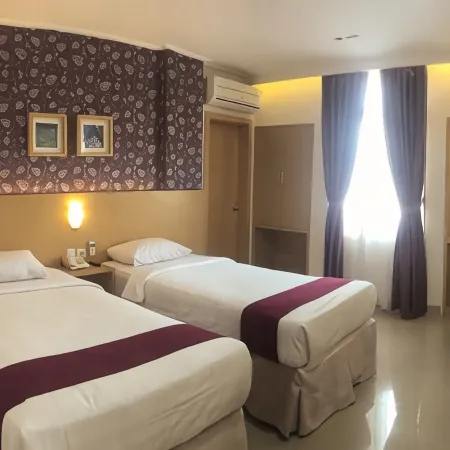 Grand Gallery Hotel Bukittinggi Отели в г. Букиттинги