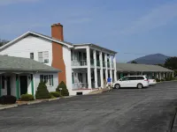 The Cardinal Inn Hotels in Page County