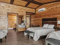 Golf, Outdoor Bar, Restaurant - The Oakwood Cabin Hotele w: Otisco
