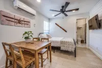 The Vanderbilt Mansion Apt 11 Near Downtown and TWU - Apartments