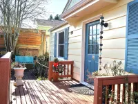 2 Bedroom Hideaway by Discovery Park, Families, Couples, Solo Stays Hotels near West Point Lighthouse